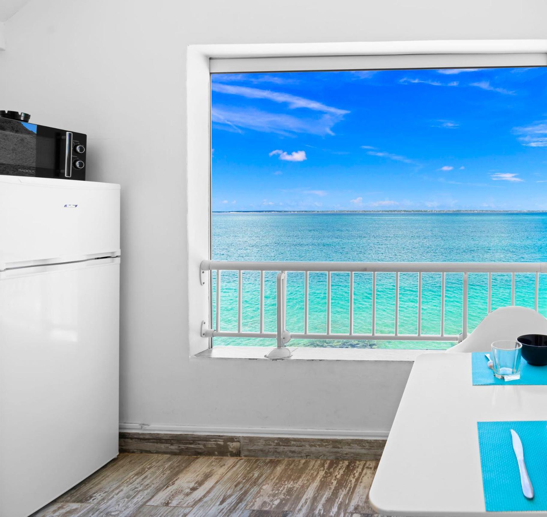 Beyond Seas Studio Grand Case Room photo